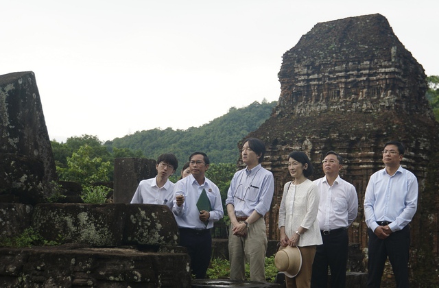 Hoàng Thái tử Nhật Bản và Công nương thăm Đà Nẵng, Di sản văn hóa thế giới Mỹ Sơn - Ảnh 4.