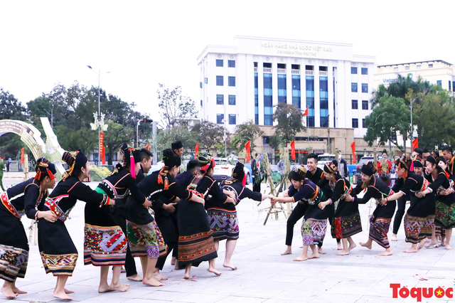 Lễ Tra hạt làm lễ cầu mưa – văn hóa độc đáo của người Khơ Mú tại Điện Biên - Ảnh 4.