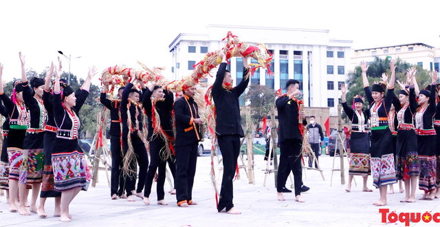Lễ Tra hạt làm lễ cầu mưa – văn hóa độc đáo của người Khơ Mú tại Điện Biên - Ảnh 3.