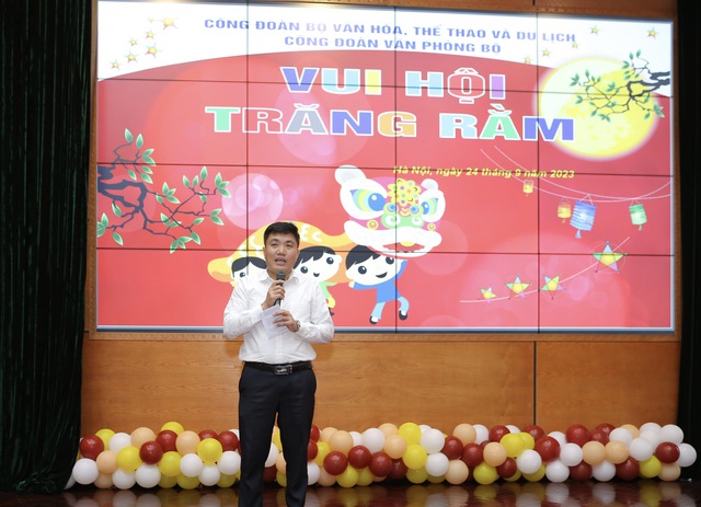 Công đoàn Văn phòng Bộ VHTTDL tổ chức Chương trình Vui hội Trăng rằm 2023 - Ảnh 1. Công đoàn Văn phòng Bộ VHTTDL tổ chức Chương trình Vui hội Trăng rằm 2023 - Ảnh 1.