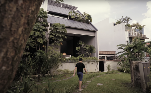 Vợ chồng làm khu vườn nhiệt đới ngay giữa nhà, không gian sống đẹp đến độ từng nhận giải thưởng kiến trúc  - Ảnh 5.
