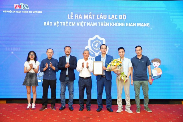 Việt Nam ra mắt Câu lạc bộ Bảo vệ trẻ em trên không gian mạng - Ảnh 2.