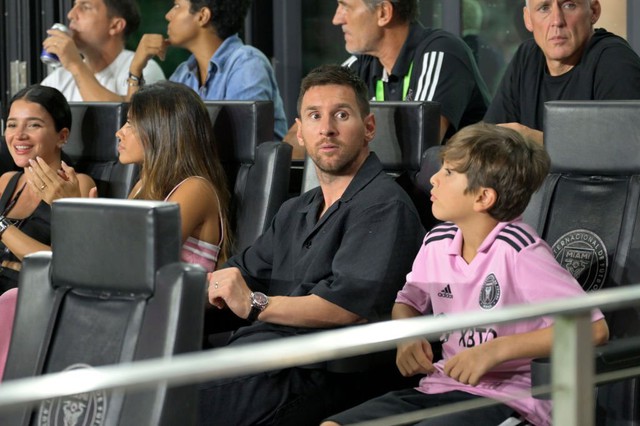 Lý do Messi phải ngồi trên hàng ghế khán giả, chứng kiến Inter Miami thất bại trong trận chung kết - Ảnh 2.
