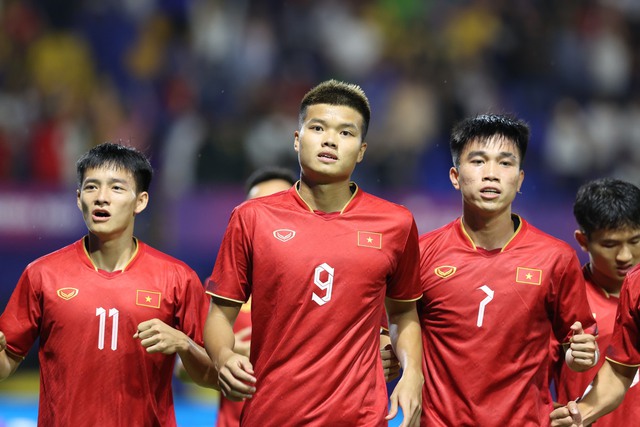 Báo Indonesia ngạc nhiên với danh sách đội tuyển Việt Nam của HLV Troussier - Ảnh 1.