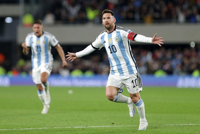 Messi tỏa sáng trên chấm đá phạt, mang về chiến thắng cho nhà vô địch Argentina tại vòng loại World Cup - Ảnh 8.