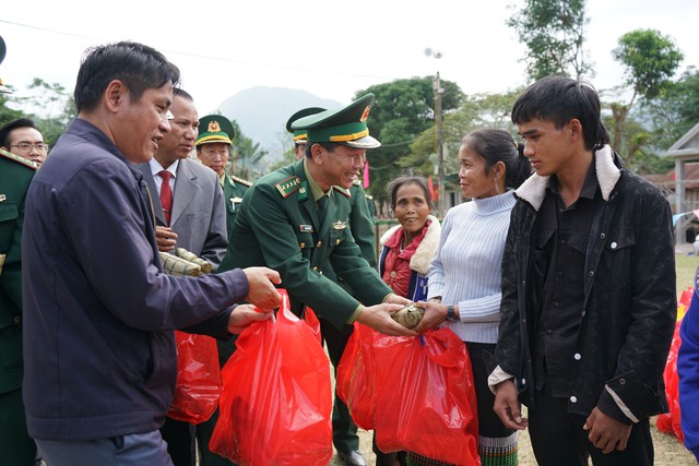 Nhiều hoạt động đón Tết được tổ chức cho người dân khu vực biên giới Việt - Lào - Ảnh 4.