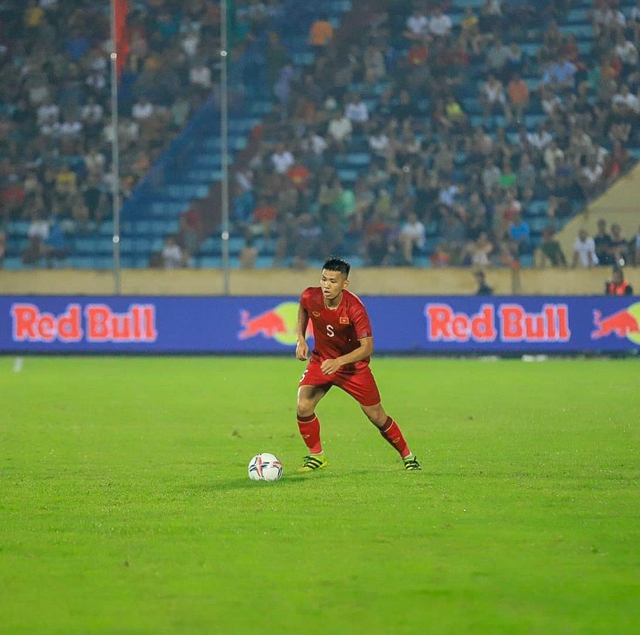 Profile 26 cầu thủ ĐT Việt Nam tham dự Asian Cup: Cầu thủ cao 1m92 là ai? - Ảnh 7.