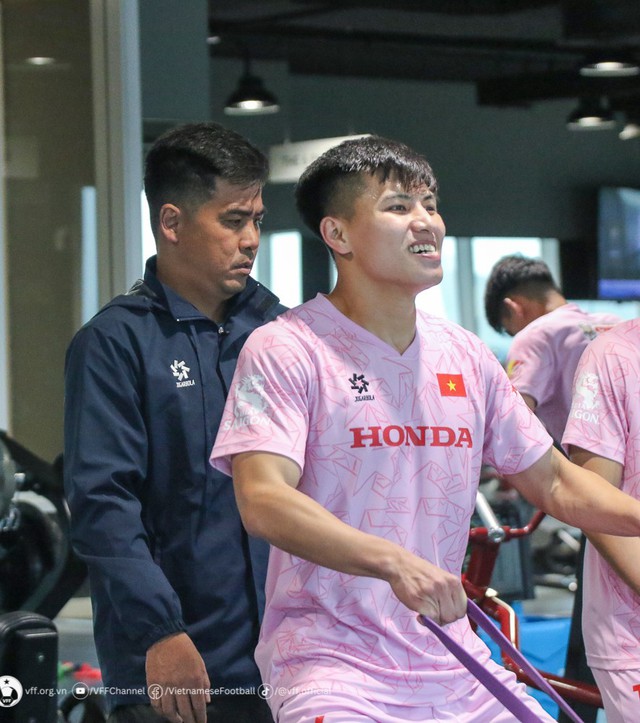Profile 26 cầu thủ ĐT Việt Nam tham dự Asian Cup: Cầu thủ cao 1m92 là ai? - Ảnh 8.