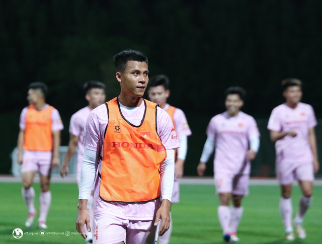 Profile 26 cầu thủ ĐT Việt Nam tham dự Asian Cup: Cầu thủ cao 1m92 là ai? - Ảnh 13.