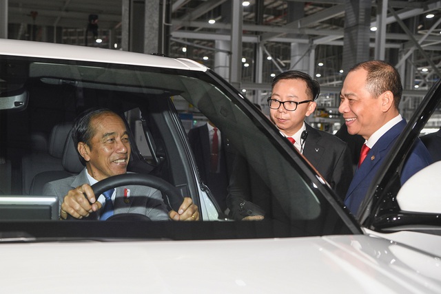 Tổng thống Indonesia thăm tổ hợp nhà máy Vinfast - Ảnh 1.