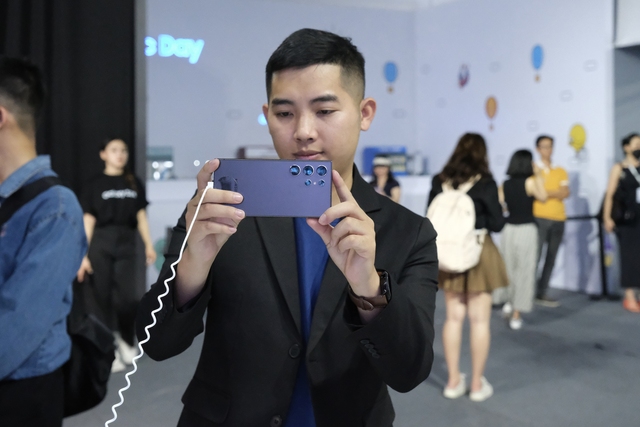 Giới trẻ hào hứng trải nghiệm Galaxy S24 Series tại Việt Nam, nhiều người sẵn sàng “móc ví&quot; mua máy mới - Ảnh 12.