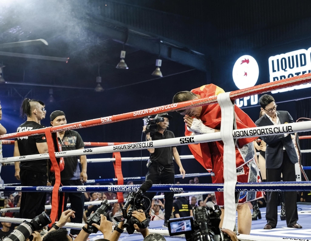 &quot;Nam vương boxing&quot; Trương Đình Hoàng tuyên bố giải nghệ - Ảnh 1.