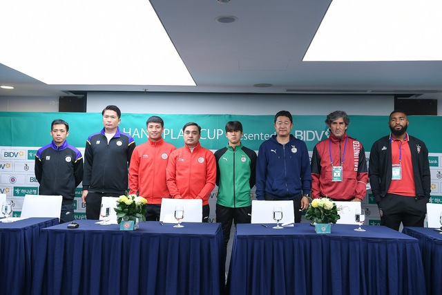 CLB Hà Nội, CLB Viettel chuẩn bị tranh tài với đội bóng Hàn Quốc và Indonesia  - Ảnh 1.
