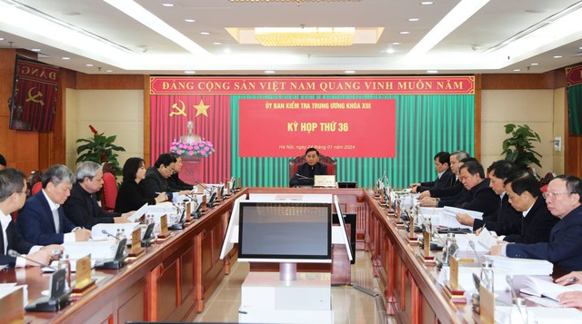 Đề nghị Bộ Chính trị, Ban Bí thư kỷ luật nhiều cán bộ lãnh đạo hai tỉnh Lâm Đồng, An Giang - Ảnh 1.