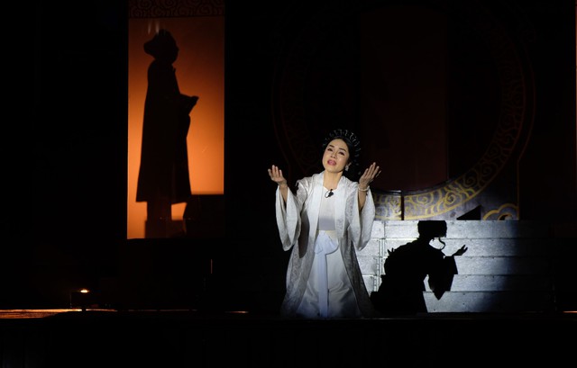 Sau 37 năm, sân khấu Chèo lại dựng vở về nữ sĩ Hồ Xuân Hương - Ảnh 3.
