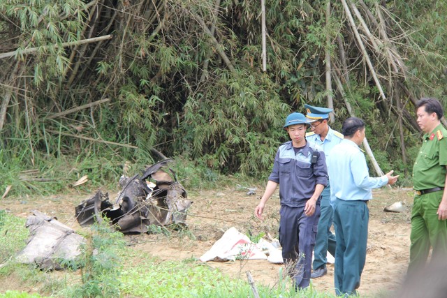 Máy bay quân sự rơi ở Quảng Nam - Ảnh 4.