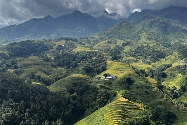 Du khách quốc tế: Yêu Sapa (Việt Nam) với ruộng bậc thang, cộng đồng dân tộc miền núi và đỉnh Fansipan - Ảnh 1.