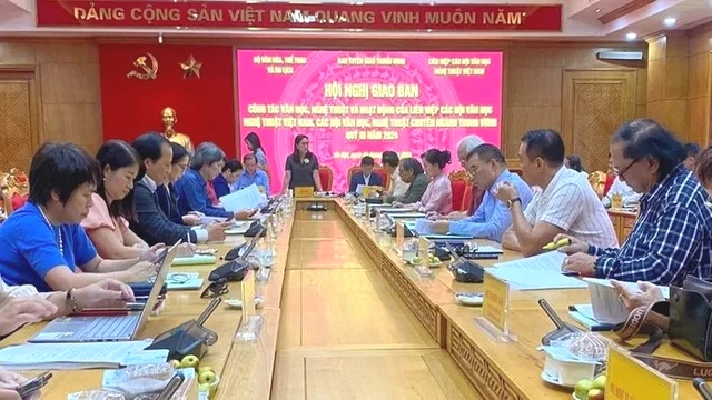 Tăng cường quảng bá, sáng tác các tác phẩm văn học nghệ thuật hướng tới Đại hội XIV của Đảng - Ảnh 2.