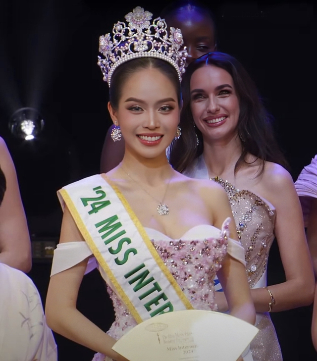 Hoa hậu Huỳnh Thị Thanh Thủy đăng quang Miss International 2024 - Ảnh 1.