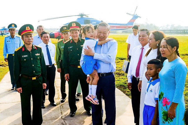 Tổng Bí thư: Cần có kế hoạch và cách làm để thu hút khách du lịch đến Bạch Long Vĩ - Ảnh 1.