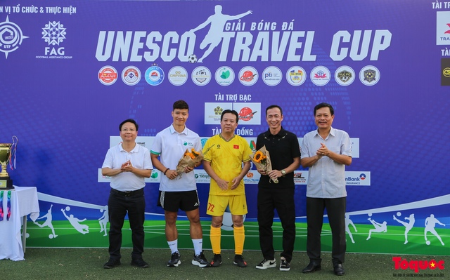 Sôi động giải bóng đá Unesco Travel Cup - Ảnh 1.