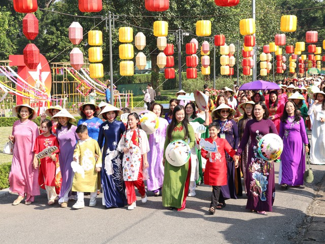 Hà Nội: Chú trọng đầu tư, xúc tiến sản phẩm du lịch văn hóa nhằm phát triển, quảng bá thương hiệu du lịch Thủ đô - Ảnh 2.