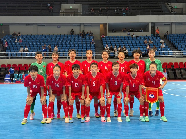 Giải vô địch Futsal nữ Đông Nam Á 2024: Tuyển Futsal nữ Việt Nam kết thúc vòng bảng với vị trí thứ 2 - Ảnh 1.