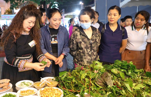  Liên hoan ẩm thực toàn quốc Điện Biên 2024: 60 gian hàng giới thiệu ẩm thực dân tộc độc đáo - Ảnh 1.