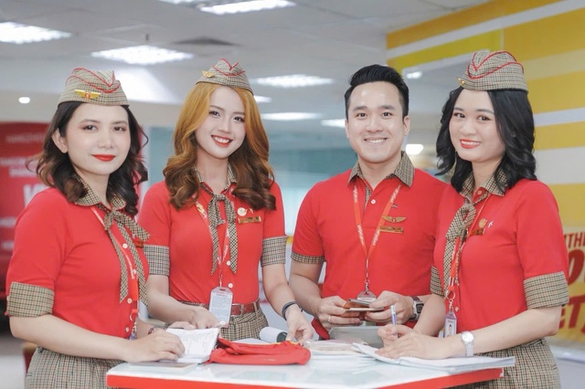 Giải thưởng “Nơi làm việc tốt nhất Việt Nam 2024” xướng tên Vietjet, FPT, Vingroup  - Ảnh 3.