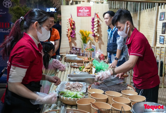 Lễ hội văn hoá ẩm thực Hà Nội năm 2024: Thu hút gần 11 vạn du khách tham dự - Ảnh 2.