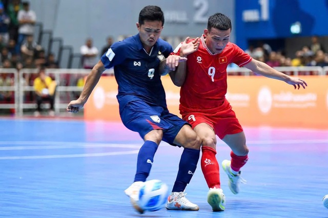 Ngược dòng mãn nhãn, Đội tuyển Futsal Việt Nam lọt vào Bán kết giải Futsal Đông Nam Á 2024  - Ảnh 1.