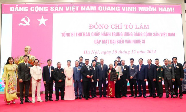 Tổng Bí thư Tô Lâm: Văn nghệ sĩ cần chiếm lĩnh những đỉnh cao mới trong sáng tạo nghệ thuật - Ảnh 4.