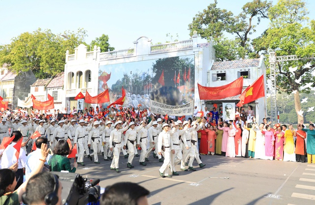 Phát triển công nghiệp văn hóa - Thúc đẩy mạnh mẽ du lịch, tạo động lực phát triển mới của Thủ đô - Ảnh 3.