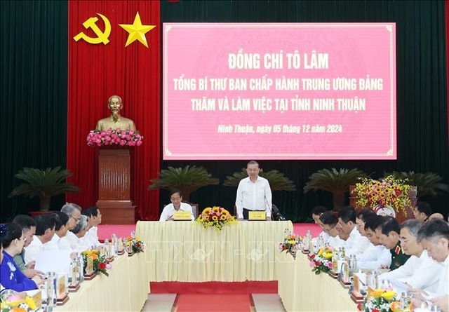 Tổng Bí thư: Ninh thuận cần phát triển dự án du lịch trải nghiệm tại các trang trại năng lượng tái tạo - Ảnh 1.