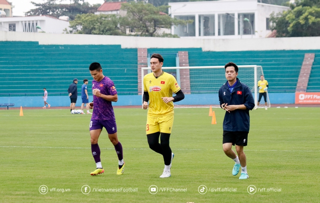 Nóng: Văn Lâm, Phan Văn Đức và dàn trò cưng thời ông Troussier bị loại khỏi danh sách chính thức ĐT Việt Nam dự AFF Cup - Ảnh 1.