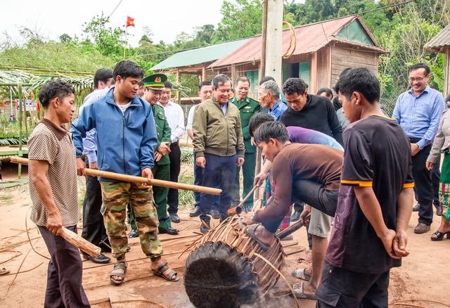 Bảo tồn và phát huy Di sản văn hóa phi vật thể của đồng bào dân tộc thiểu số:Bài 3: Giải pháp bảo tồn và phát huy giá trị của di sản văn hóa  - Ảnh 1.