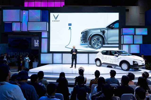 Vinfast chính thức giới thiệu dải xe điện tay lái nghịch - Ảnh 1.