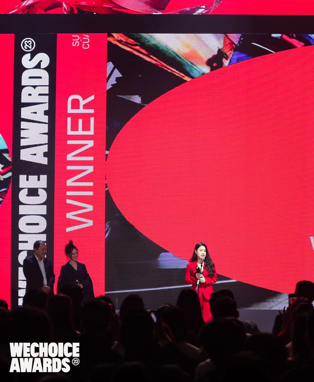 VinFast &quot;đổ bộ&quot; Gala WeChoice Awards 2023: Không chỉ rinh giải ấn tượng, còn tặng ngay xe máy điện cực chất cho Gen Z cá tính - Ảnh 4.