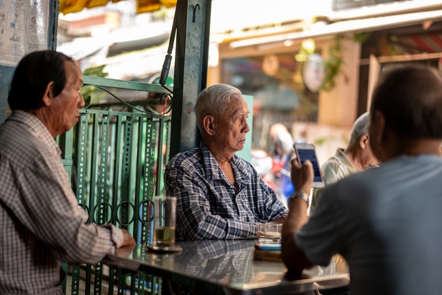 Báo quốc tế gợi ý những quán cà phê thơm ngon ở thành phố Hồ Chí Minh - Ảnh 1.
