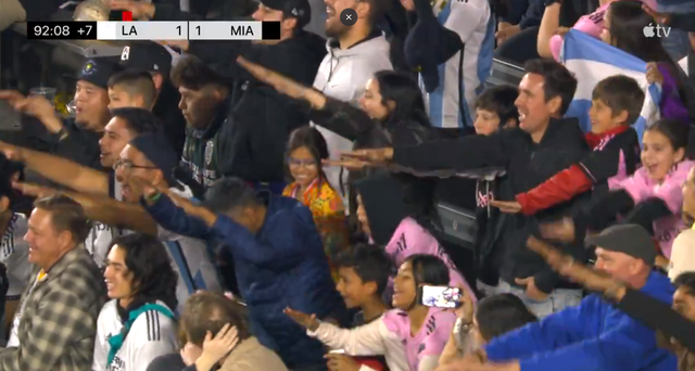 Messi tỏa sáng &quot;cứu&quot; Inter Miami bằng khoảnh khắc thiên tài, fan phải ngả mũ kính phục - Ảnh 2.