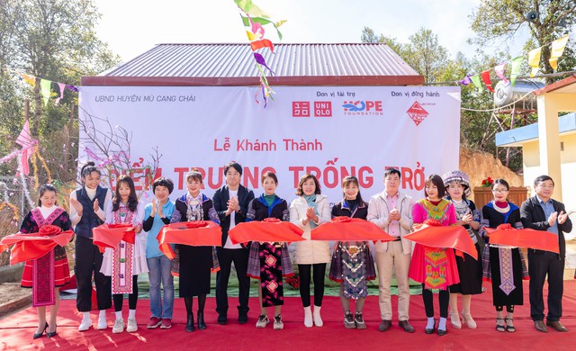 UNIQLO Việt Nam cùng Quỹ Hy Vọng khánh thành điểm trường mới tại Mù Cang Chải - Ảnh 1.