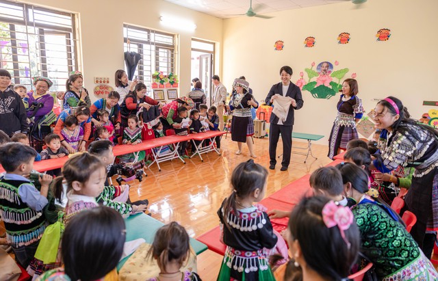 UNIQLO Việt Nam cùng Quỹ Hy Vọng khánh thành điểm trường mới tại Mù Cang Chải - Ảnh 8.