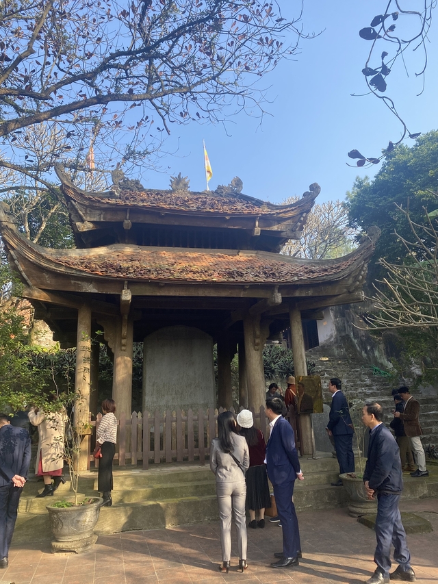 Long Đọi Sơn- ngôi chùa nghìn tuổi trên núi Rồng - Ảnh 4.