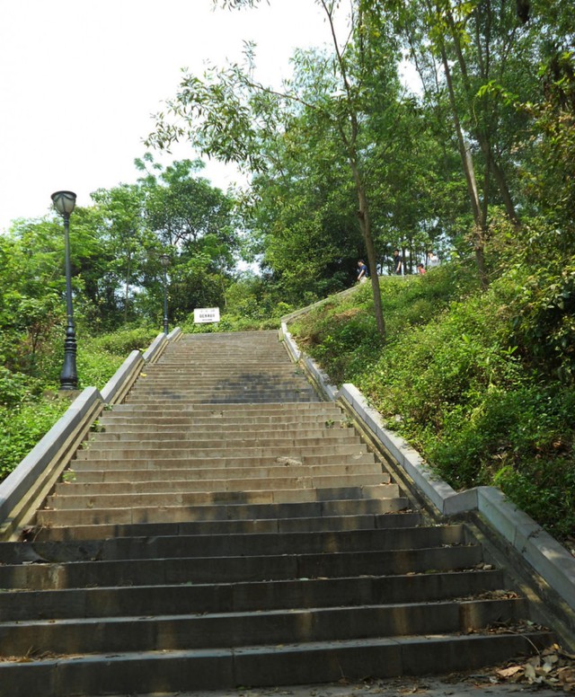 Long Đọi Sơn- ngôi chùa nghìn tuổi trên núi Rồng - Ảnh 2.
