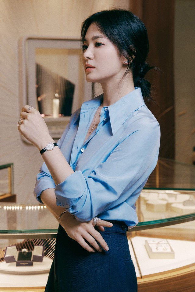 Mặc trang phục màu pastel trẻ trung và sang trọng như Song Hye Kyo với 9 công thức - Ảnh 3.