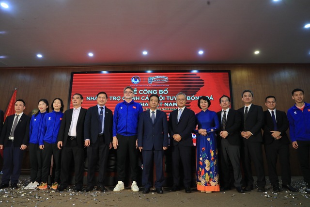 Lễ công bố nhà tài trợ chính các đội tuyển bóng đá quốc gia Việt Nam - Ảnh 1.