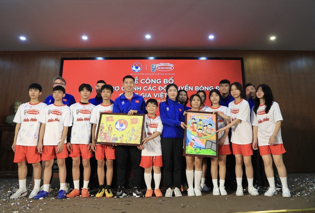 Lễ công bố nhà tài trợ chính các đội tuyển bóng đá quốc gia Việt Nam - Ảnh 2.