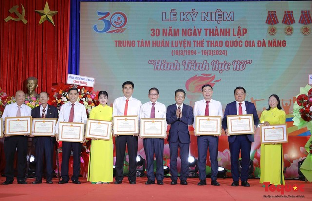 Thứ trưởng Hoàng Đạo Cương dự lễ kỷ niệm 30 năm thành lập Trung tâm huấn luyện thể thao quốc gia Đà Nẵng - Ảnh 5.