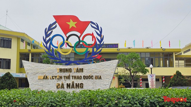 Thứ trưởng Hoàng Đạo Cương dự lễ kỷ niệm 30 năm thành lập Trung tâm huấn luyện thể thao quốc gia Đà Nẵng - Ảnh 7.