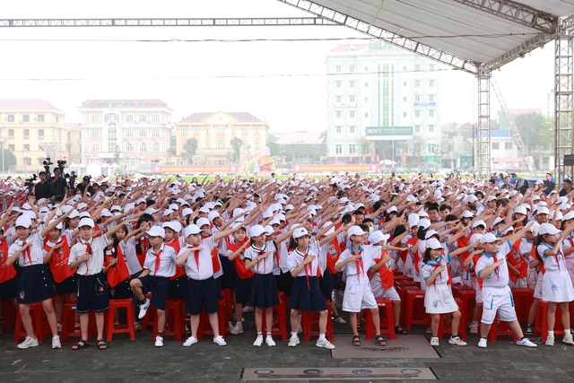 Kun xác lập kỷ lục quốc gia với màn đồng diễn có số trường tiểu học tham gia đông nhất Việt Nam - Ảnh 3.